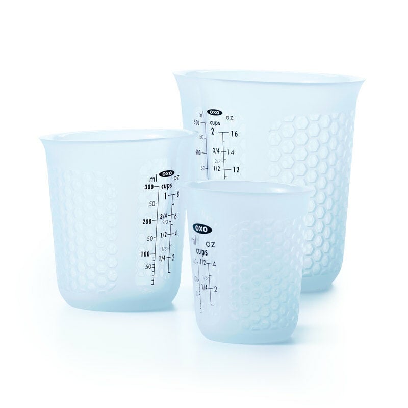 3-piece-squeeze-and-pour-silicone-measuring-cup-set-e1 11172700_measuring_set_2.jpg