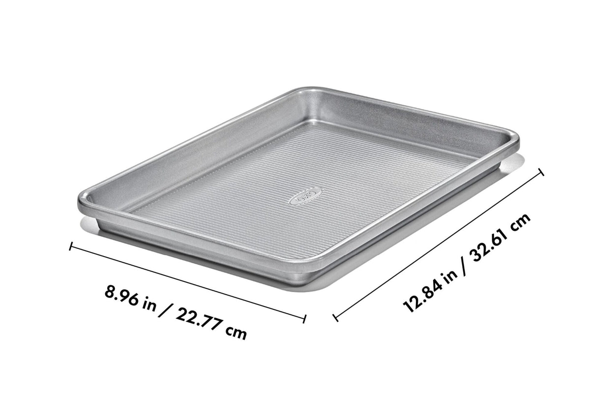 non-stick-pro-clear-coated-quarter-sheet-pan-w7 gg_11434900_quarter-sheet-pan_apdp_01_dim.jpeg