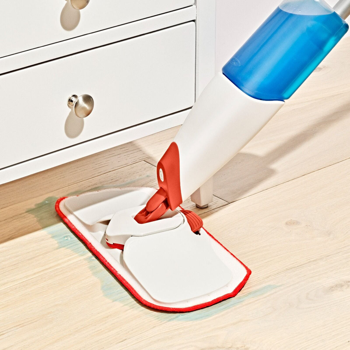 microfiber-spray-mop-v0 gg_12422900_spray-mop_pdp_06.jpeg