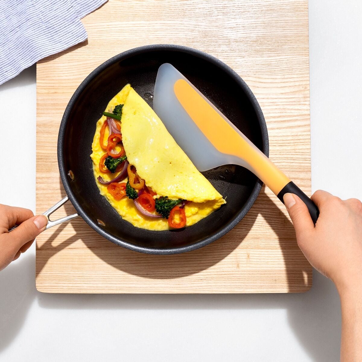 flip-and-fold-omelet-turner-z2 gg_1255680_4.jpg