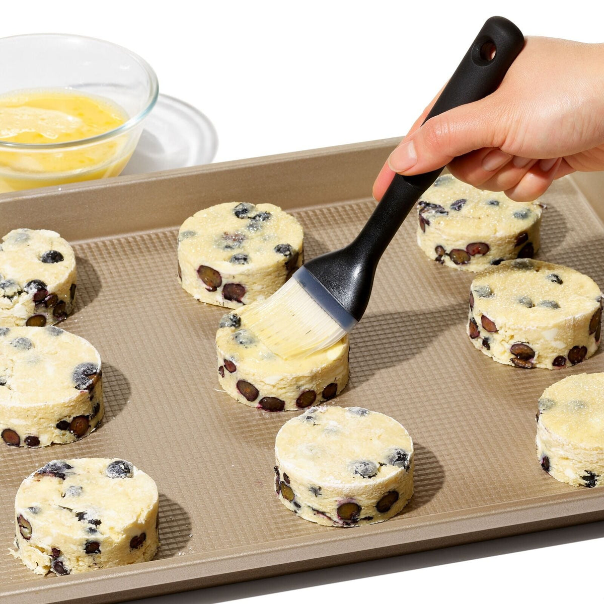 oxo-good-grips-silicone-pastry-brush-b2 1071062v1_detailed_product_view_5.jpeg