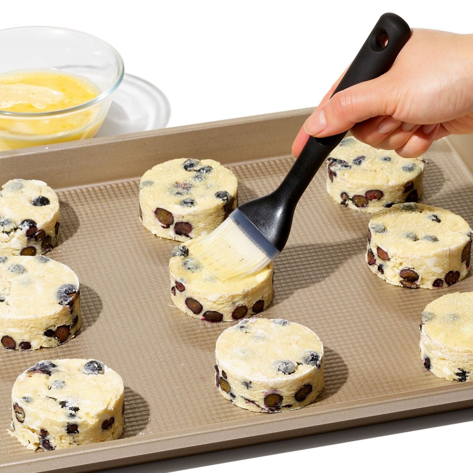 oxo-good-grips-silicone-pastry-brush-b2 1071062v1_detailed_product_view_5.jpeg