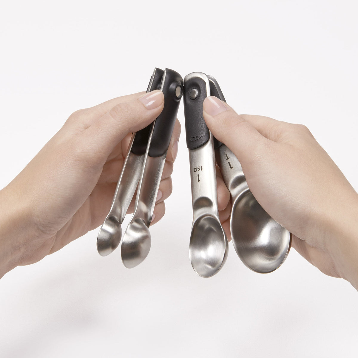 stainless-steel-measuring-spoons-u5 11132100_4_oxogoodgrips_stainlesssteelmeasuringspoons.jpg