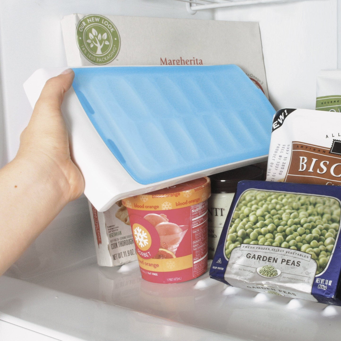 no-spill-ice-cube-tray-r0 1132080_4_no-spill_ice_cube_tray.jpg