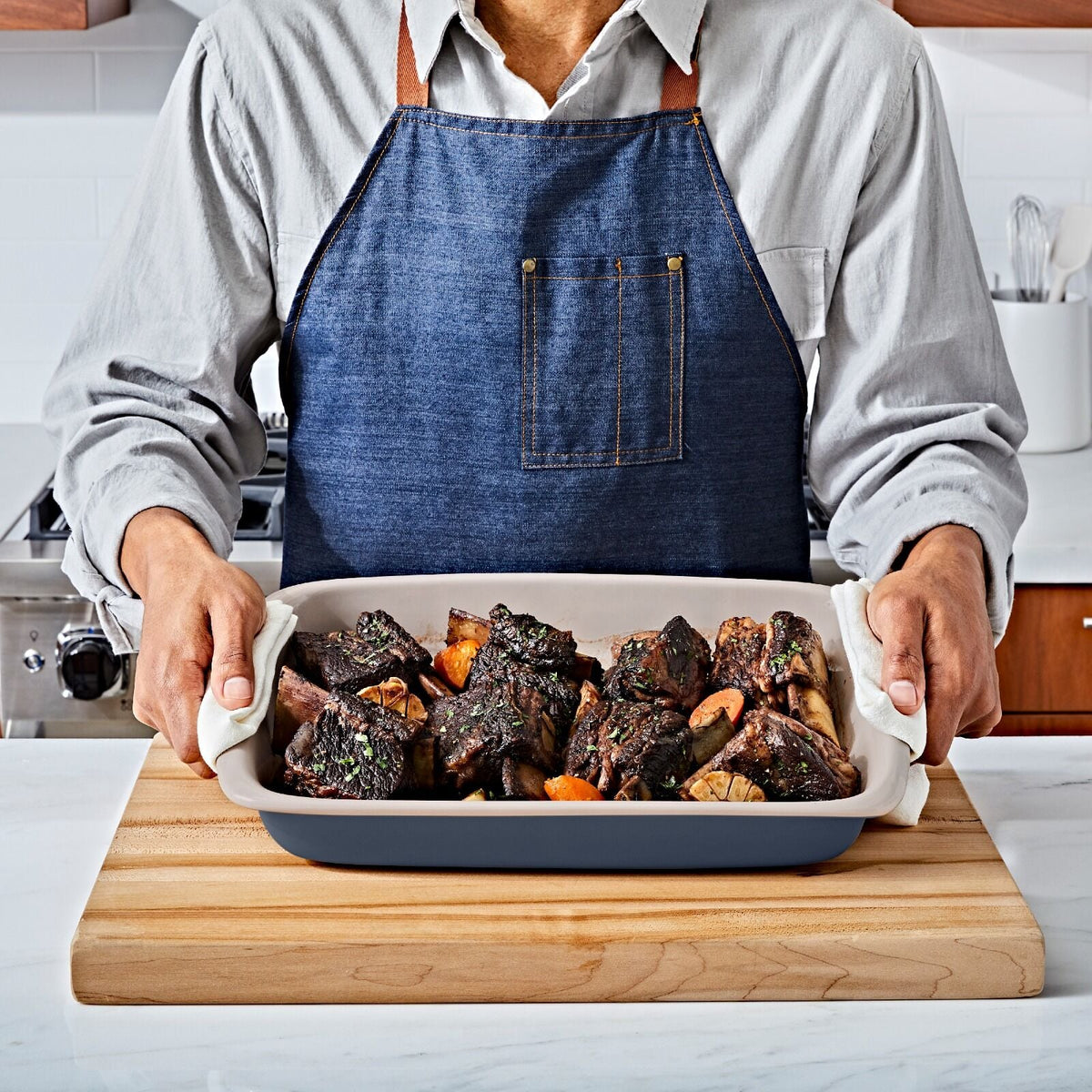 2-qt-square-stoneware-baking-dish-m0 11428700_32.jpg