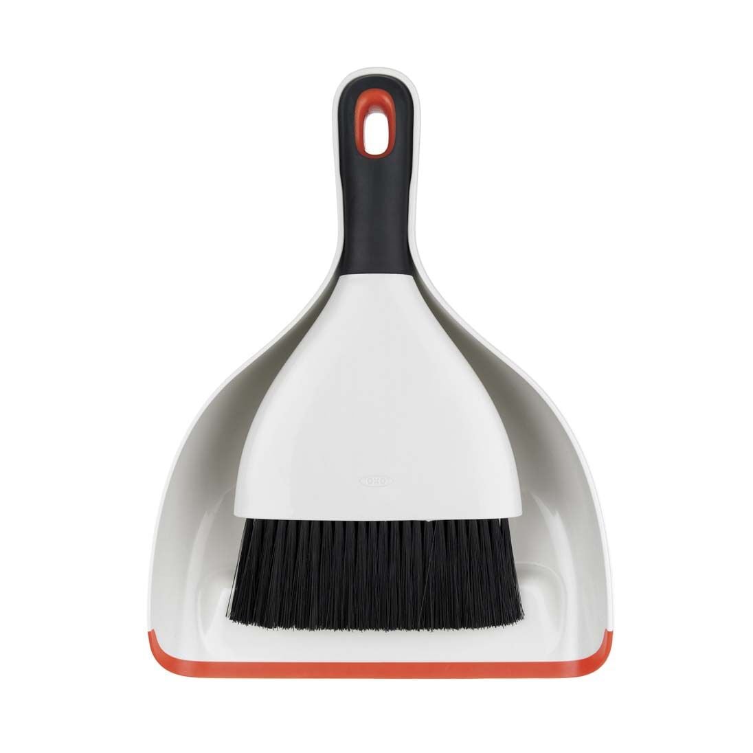 dustpan-and-brush-set-z6 1334480.jpg