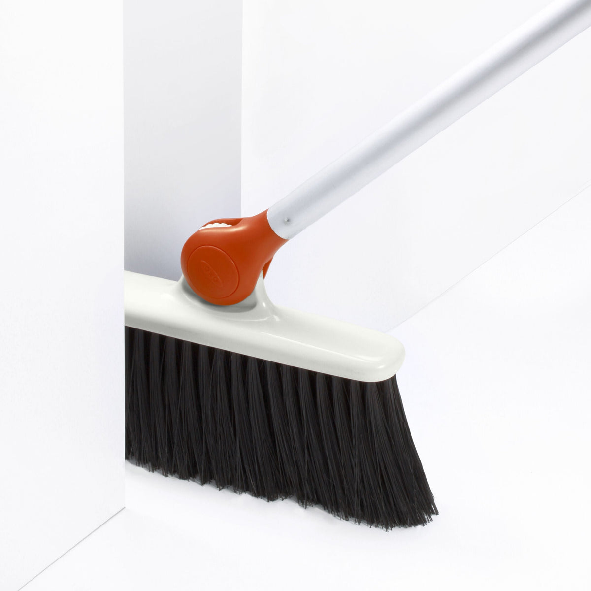any-angle-broom-q6 1336580_3_any-angle_broom.jpg