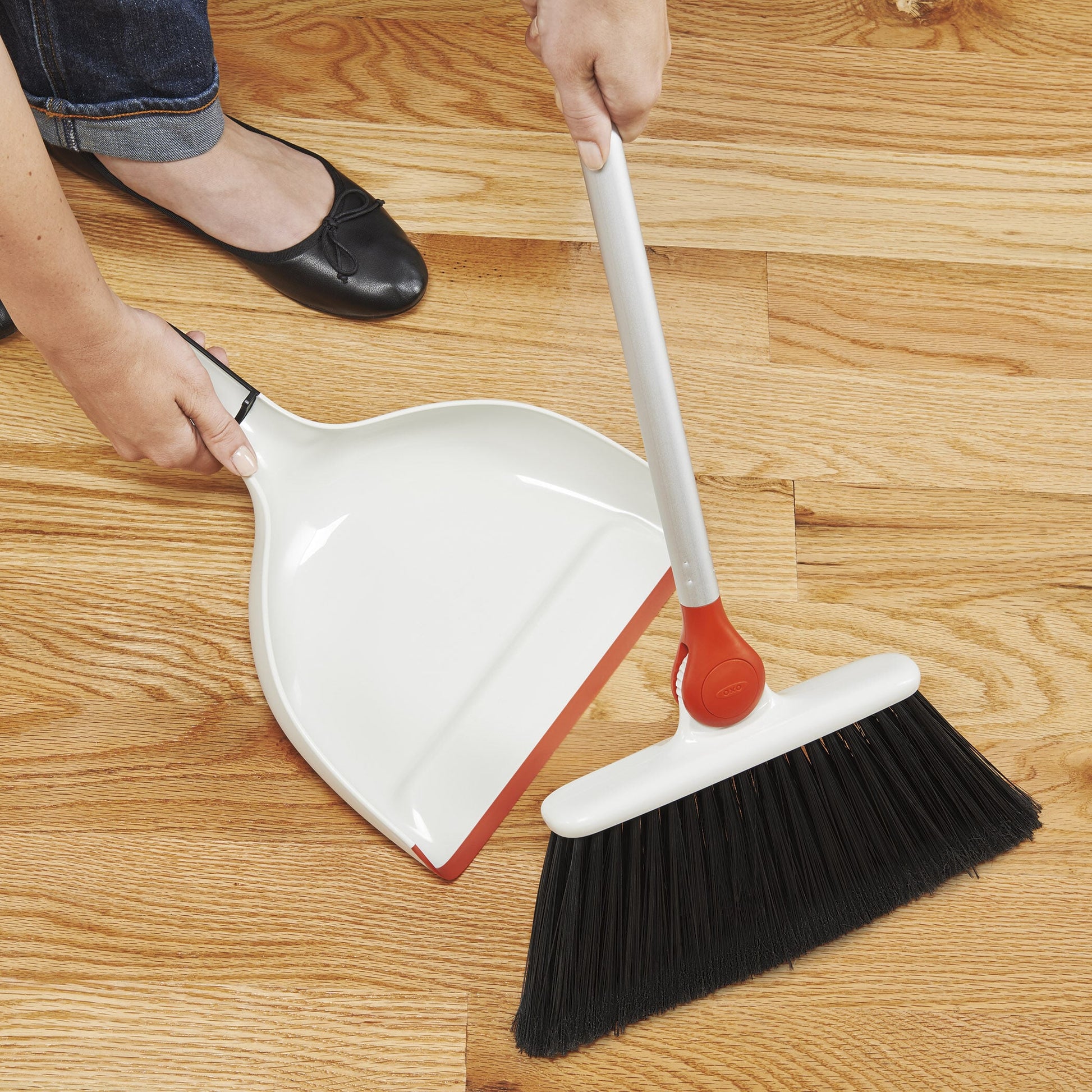 any-angle-broom-q6 1336580_5_any-angle_broom.jpg