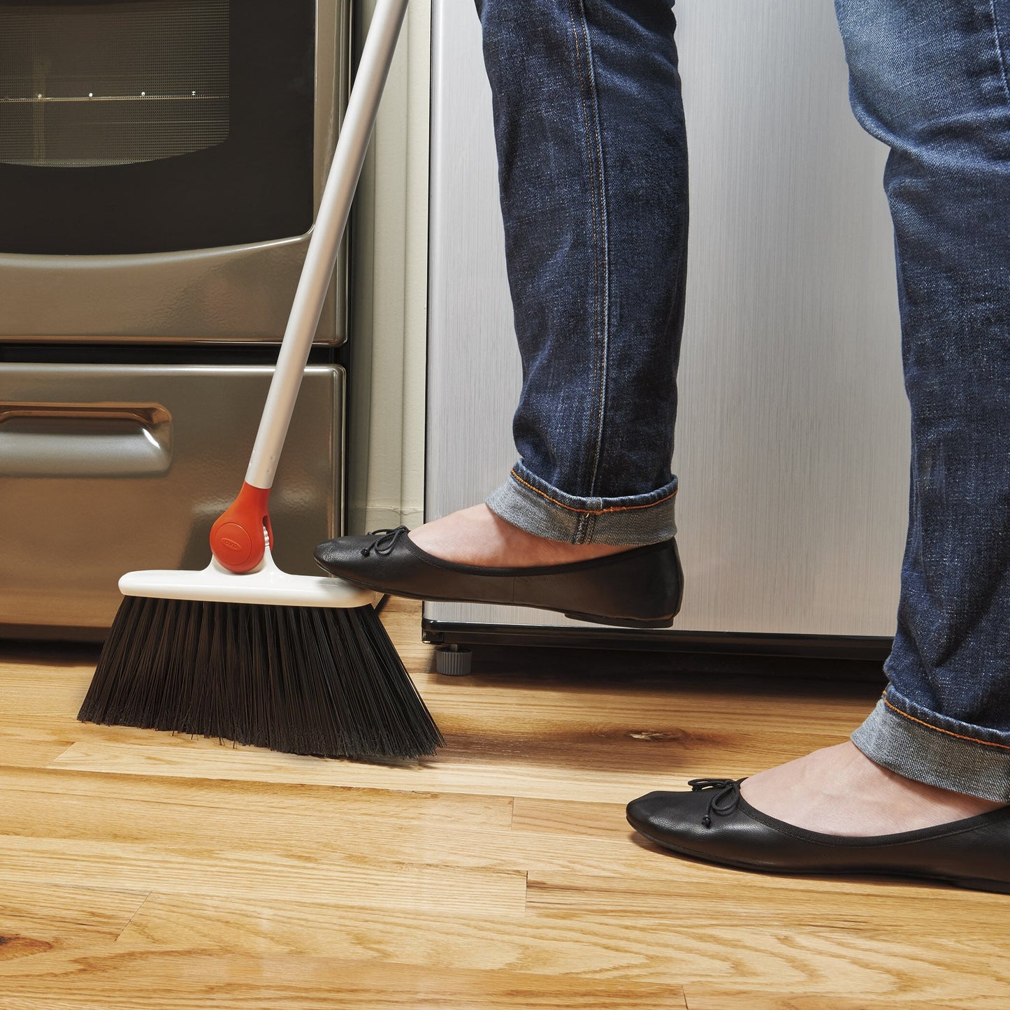 any-angle-broom-q6 1336580_6_any-angle_broom.jpg