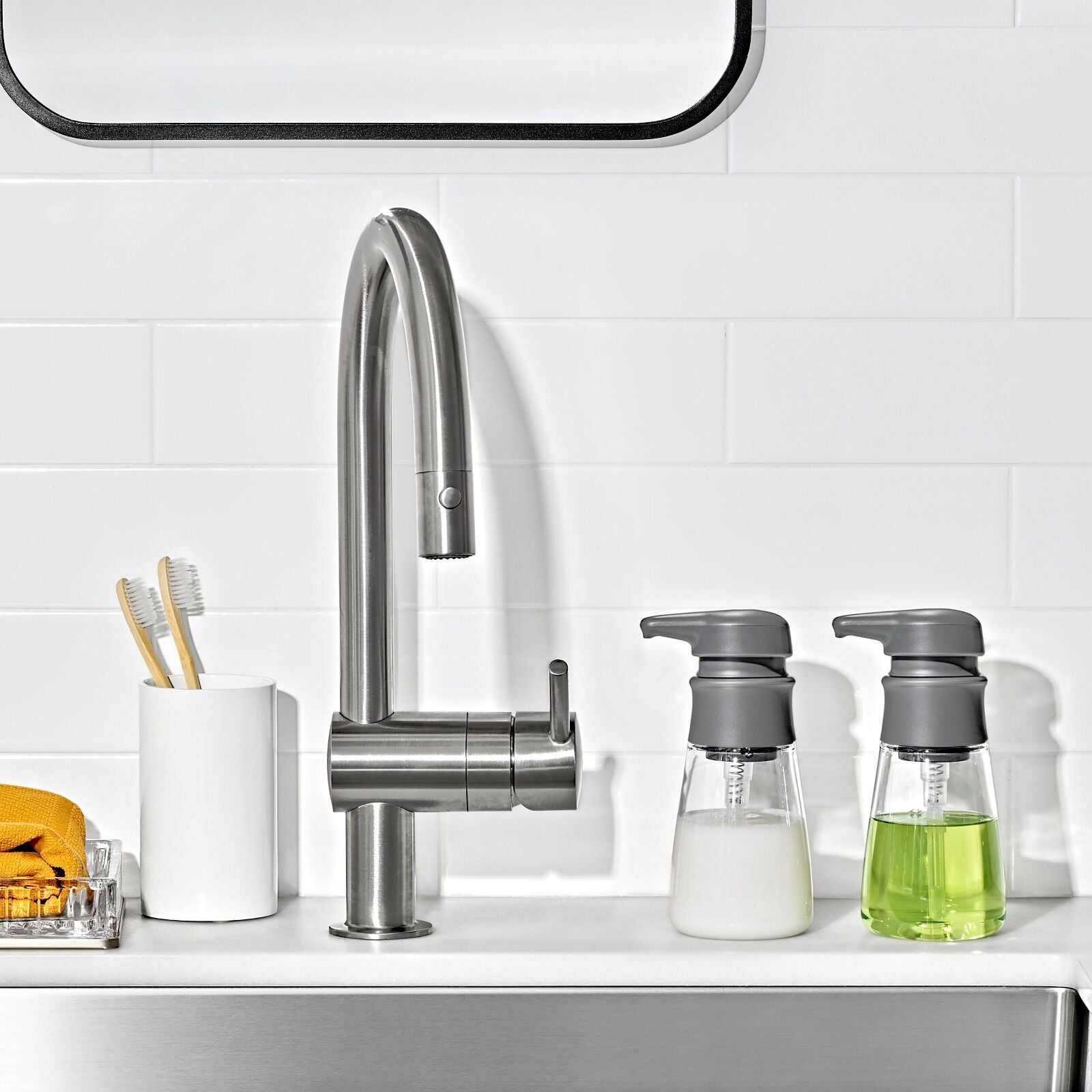 hand-soap-dispenser-10-oz-z9 13398100_11.jpg