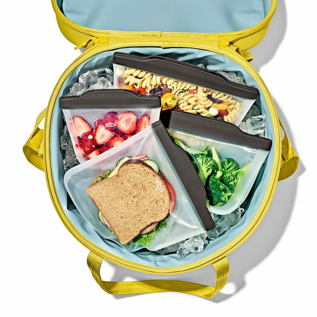 outdoor-silicone-reusable-stand-up-bag-quart-32-oz-l7 9112900_silicone_stand-up_quart_32oz_02.jpg