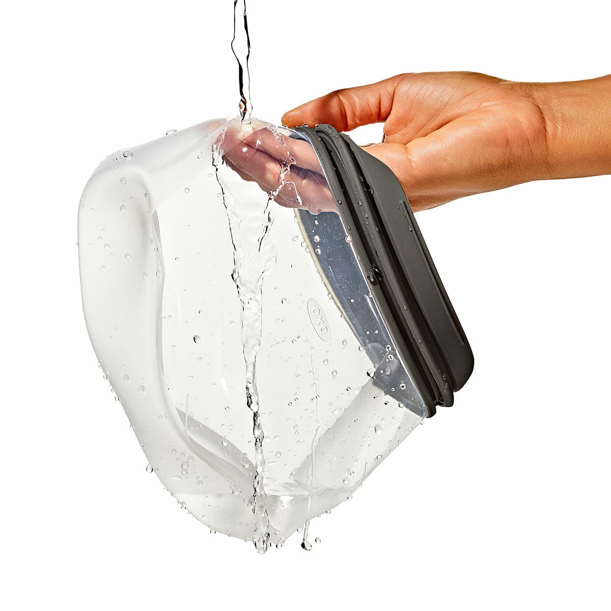 outdoor-silicone-reusable-stand-up-bag-quart-32-oz-l7 9112900_silicone_stand-up_quart_32oz_08.jpg