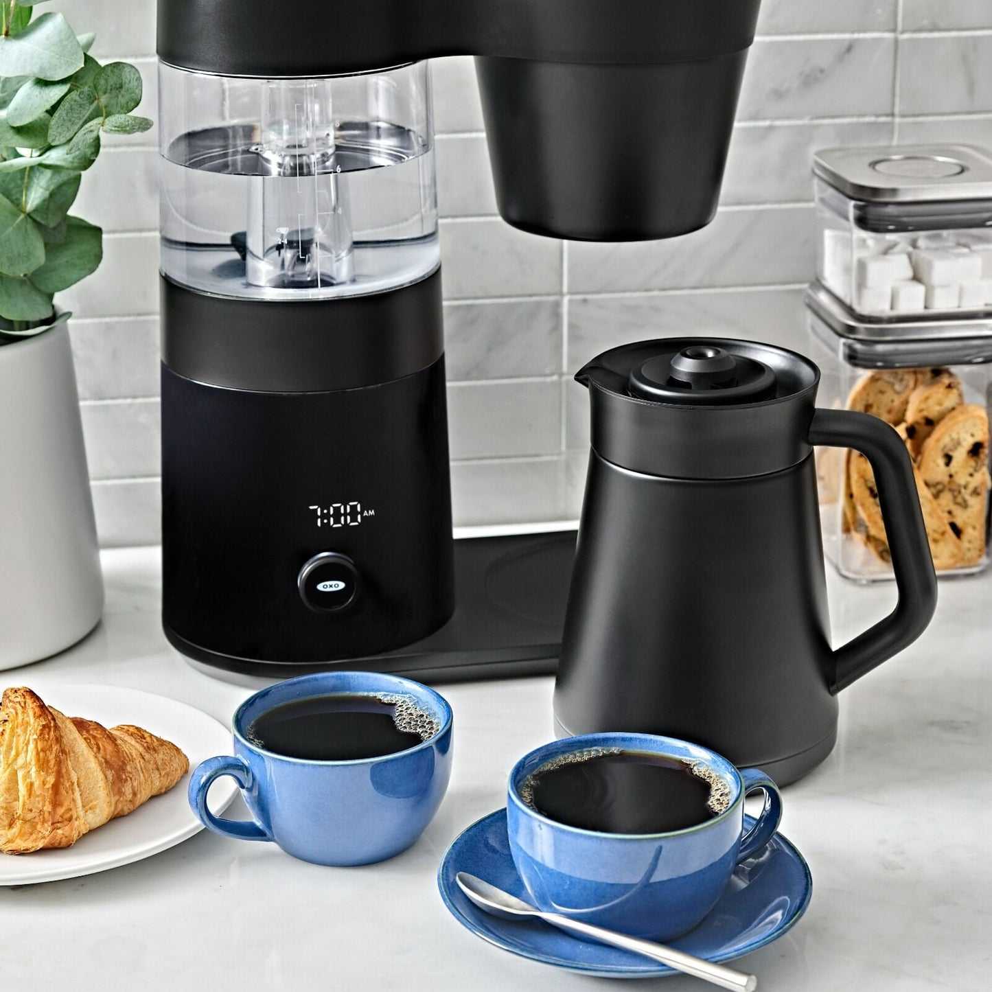 9-cup-coffee-maker-matte-black-p8 brew_8725000_9-cup-coffee-maker-black_pdp_02.jpeg