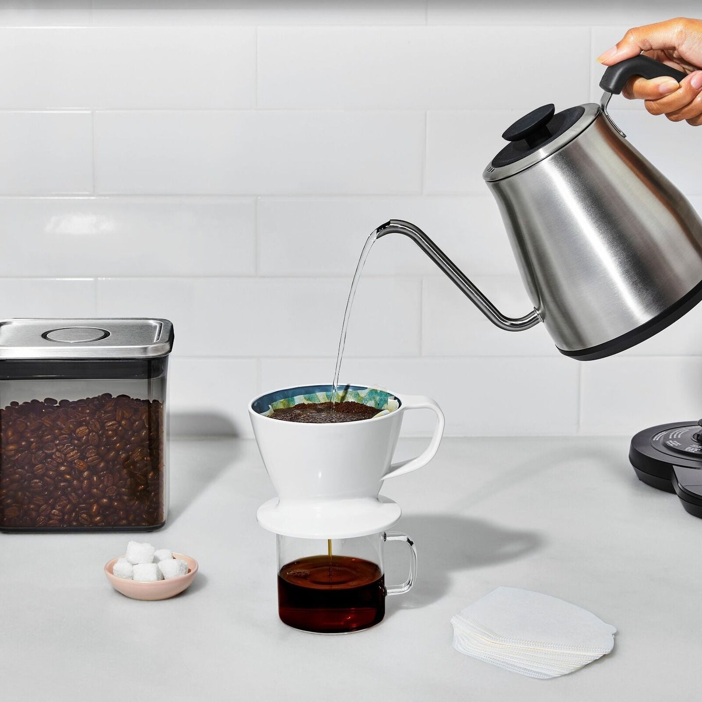 adjustable-temperature-pour-over-kettle-o0 brew_adjustabletemperaturekettle_8717100v2_06.jpg