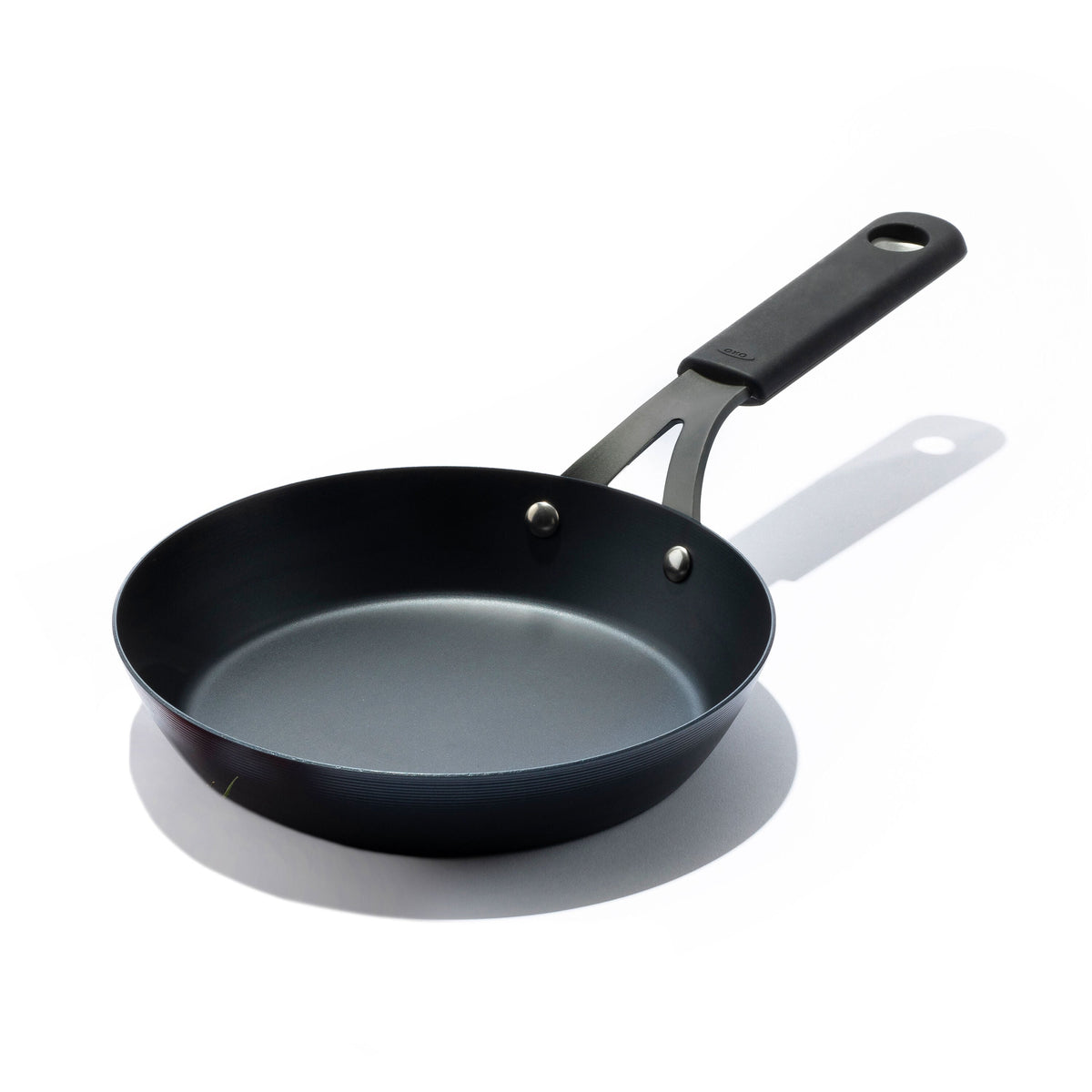 carbon-steel-obsidian-series-8-inch-frypan-with-silicone-sleeve-t4 cc005099-001-1.jpg