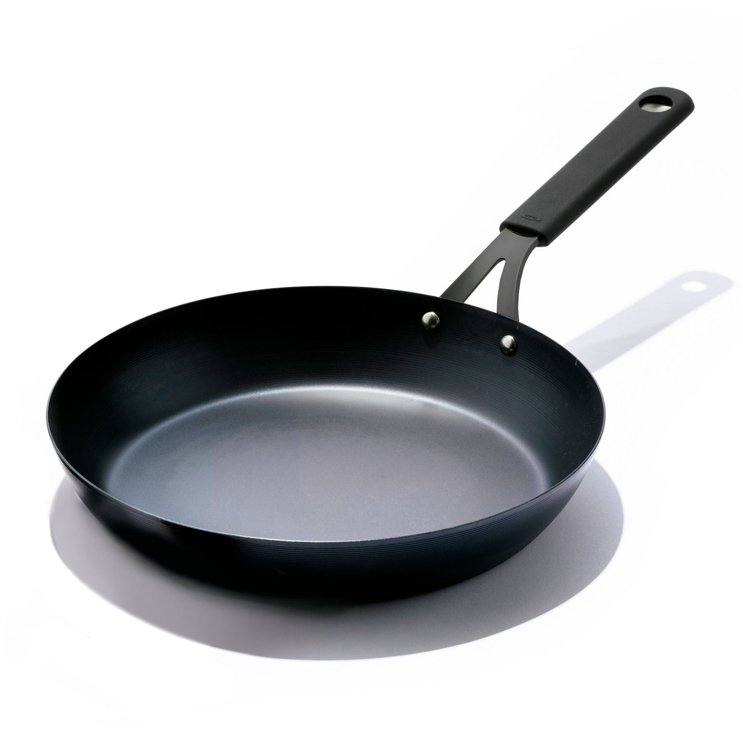 oxo-carbon-steel-obsidian-series-12-inch-frypan-with-silicone-sleeve-y6 cc005101-001-1.jpg