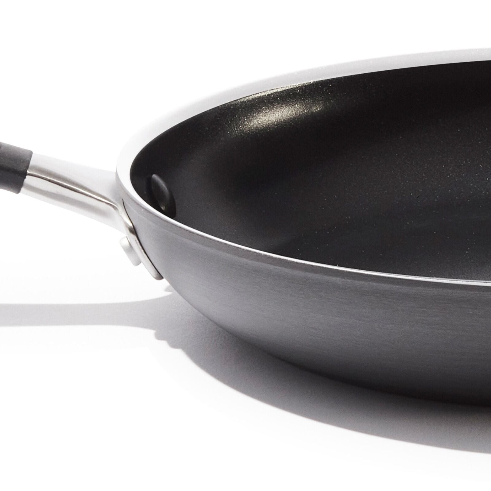 non-stick-pro-every-day-3-piece-frying-pan-set-j9 cc010474-001-oxo-non-stick-everyday-8-10-12-3-piece-open-frypan-set_pdp_07.jpg