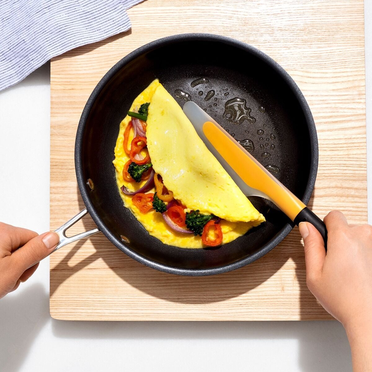 small-flip-and-fold-omelet-turner-h7 gg_11140800_4.jpg