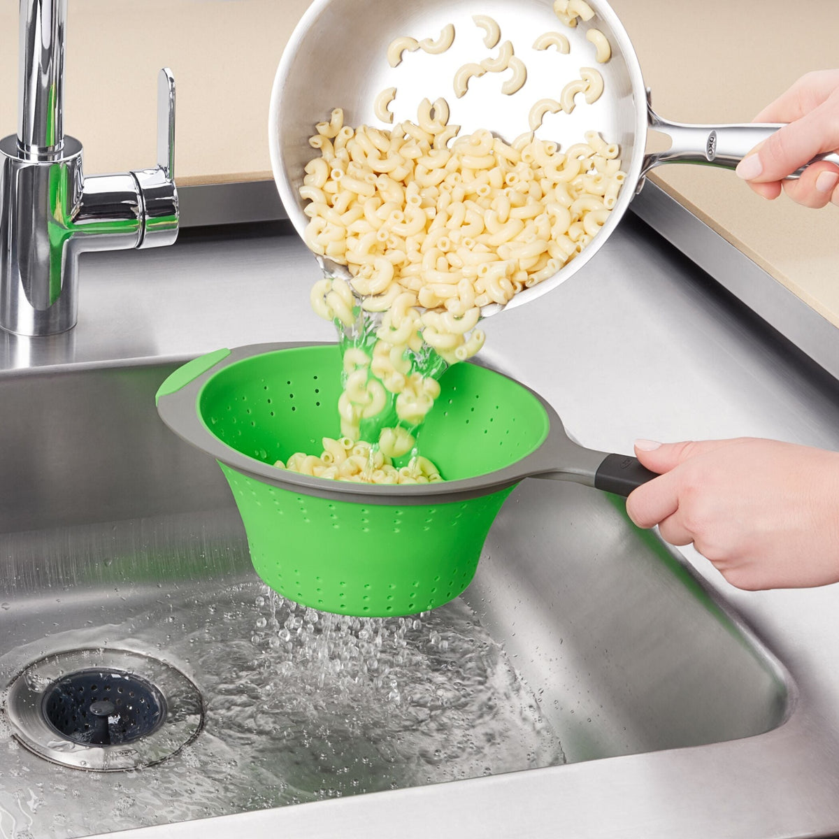 silicone-collapsible-strainer-2-0-qt-m7 gg_11208300_4.jpg