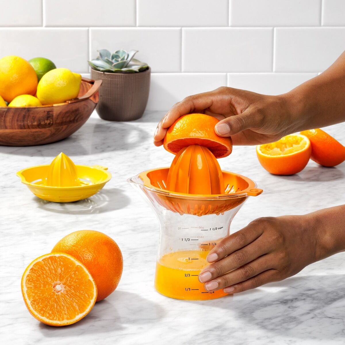 2-in-1-citrus-juicer-g1 gg_11263400_4a_1.jpg