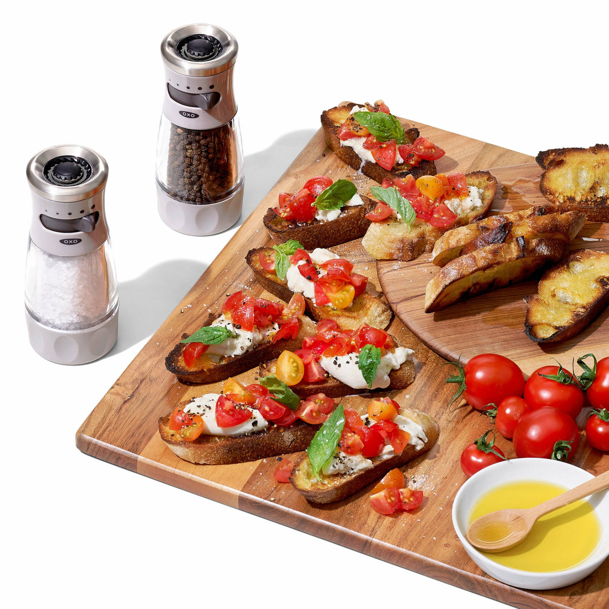 contoured-mess-free-salt-grinder-s4 gg_11312500_9a_w_rgb_1__1.jpg