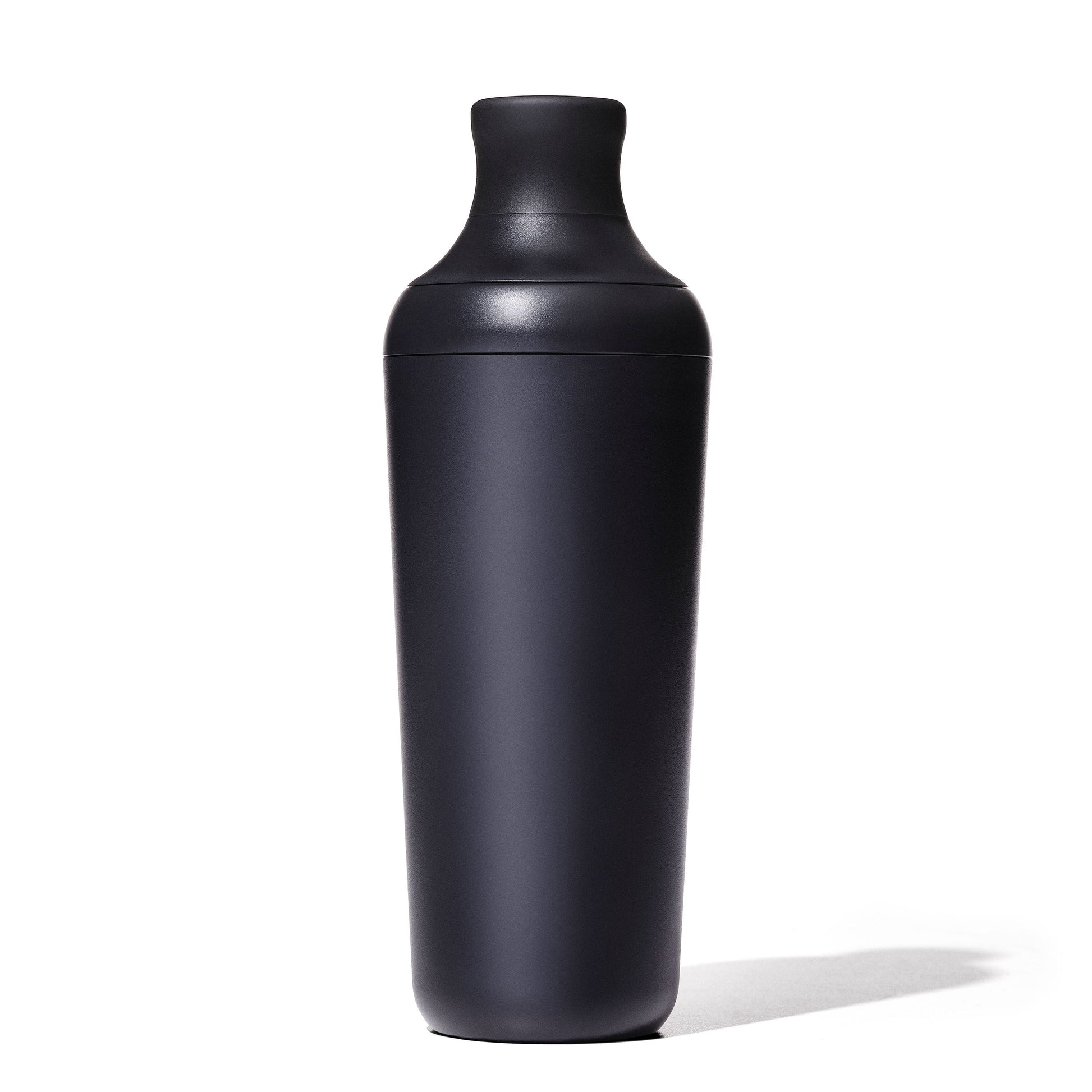 oxo-good-grips-plastic-cocktail-shaker-20-oz-590-ml-capacity-x7 gg_11327200_012221_06_rgb.jpg