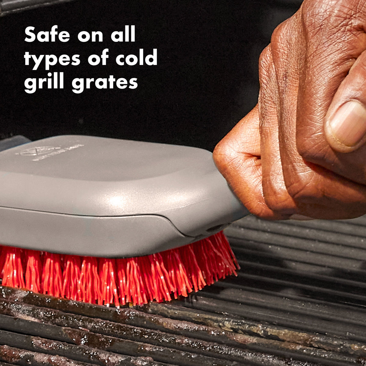 oxo-good-grips-nylon-grill-brush-for-cold-cleaning-q2 gg_11329400_8a.jpg