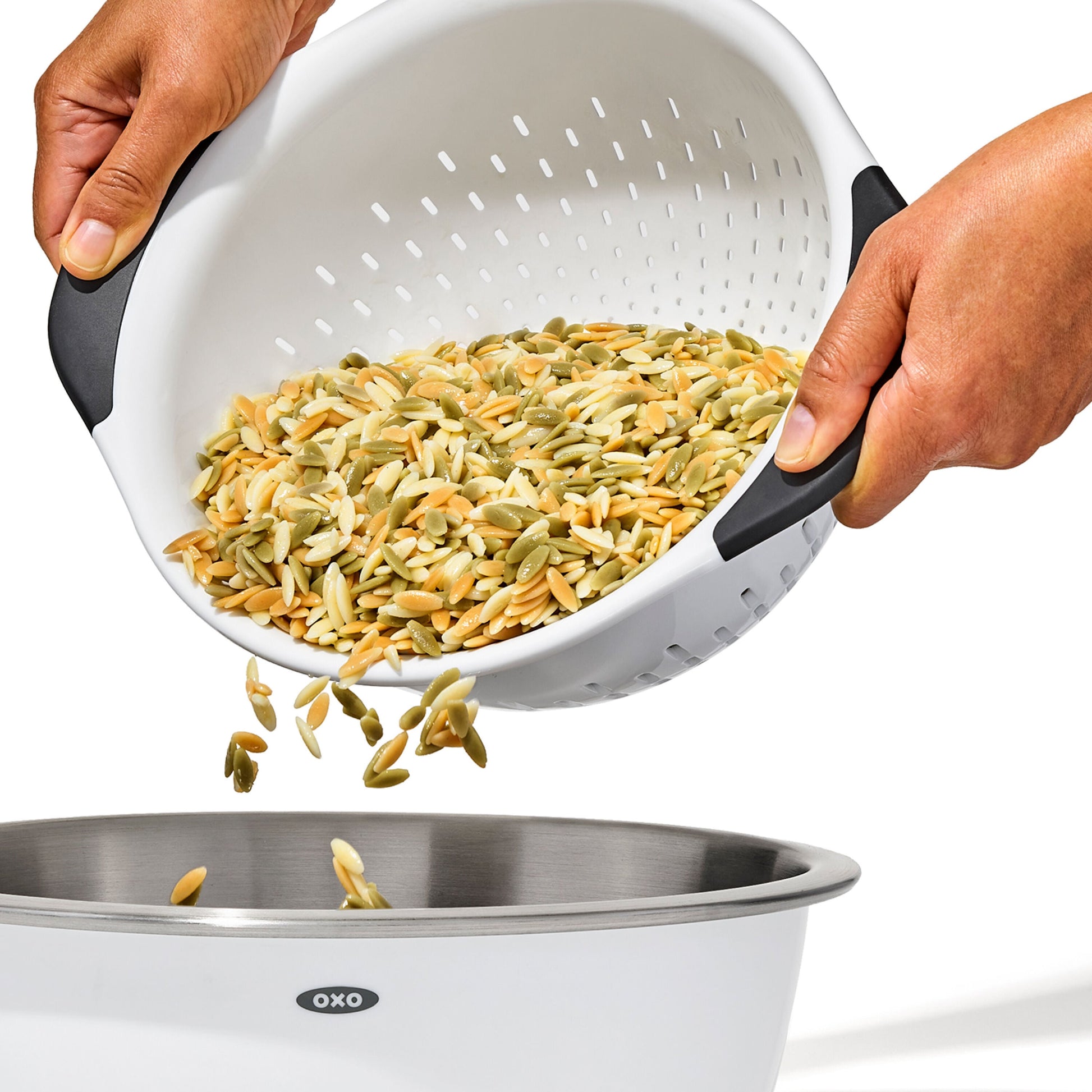 plastic-colander-g9 gg_11331000_plasticcolander3qt_pdp_02.jpg