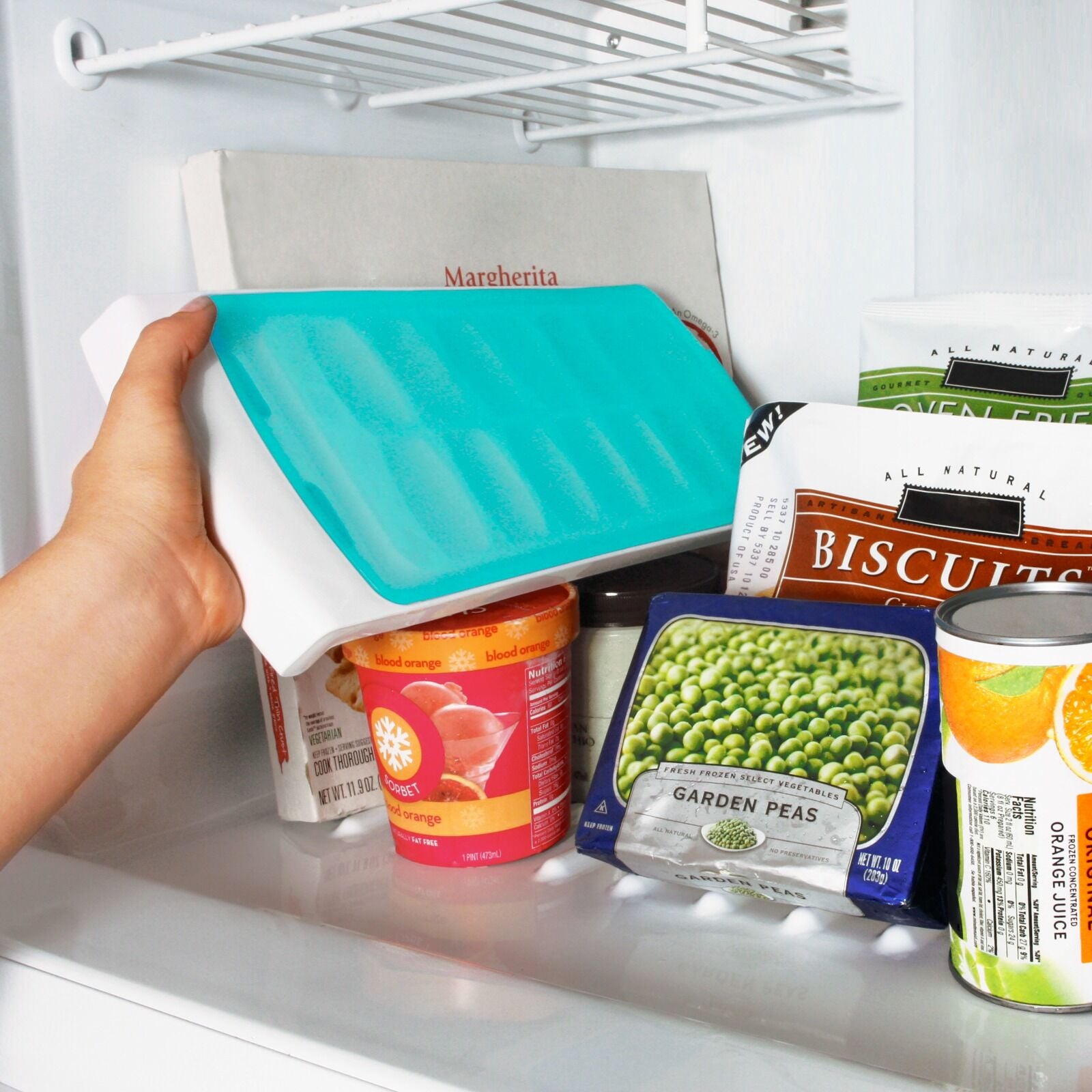 no-spill-ice-cube-tray-2-pack-d2 gg_11362000_02_rgb.jpg