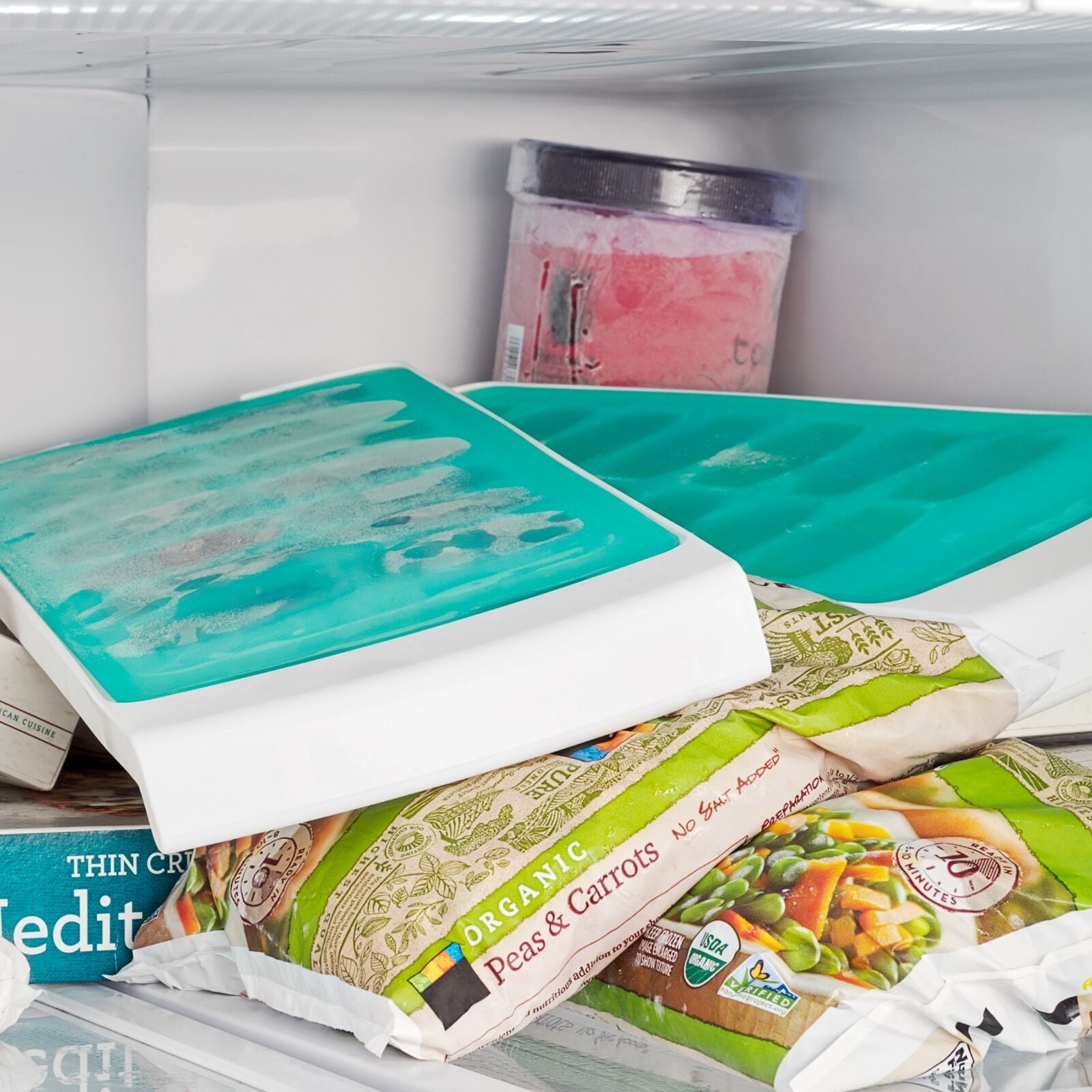 no-spill-ice-cube-tray-2-pack-d2 gg_11362000_nospillicecubetray2pk_pdp_02.jpg
