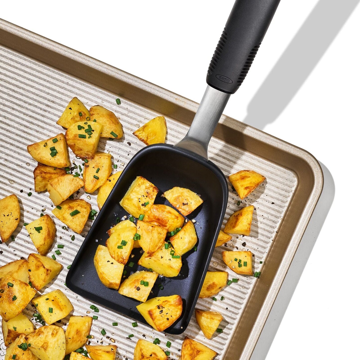 sheet-pan-scoop-j5 gg_11375300_sheetpanscoop_pdp_01.jpg