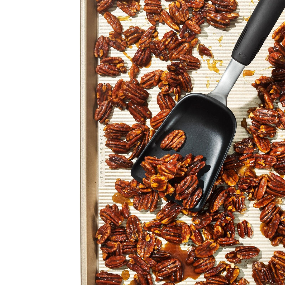 sheet-pan-scoop-j5 gg_11375300_sheetpanscoop_pdp_03.jpg