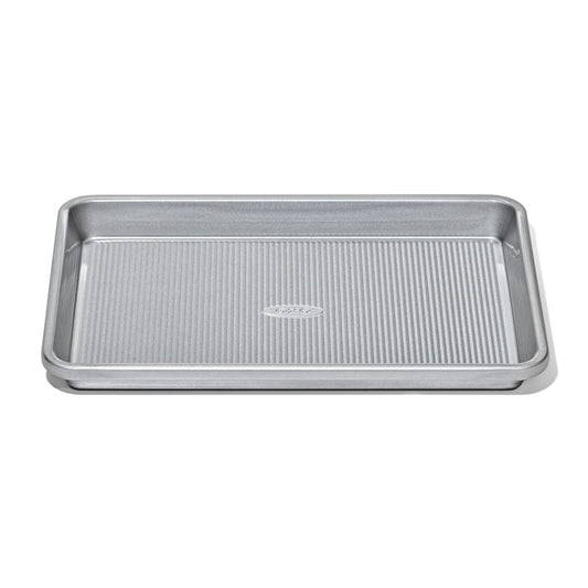 non-stick-pro-clear-coated-quarter-sheet-pan-w7 gg_11434900_quarter-sheet-pan_apdp_00_main.jpeg