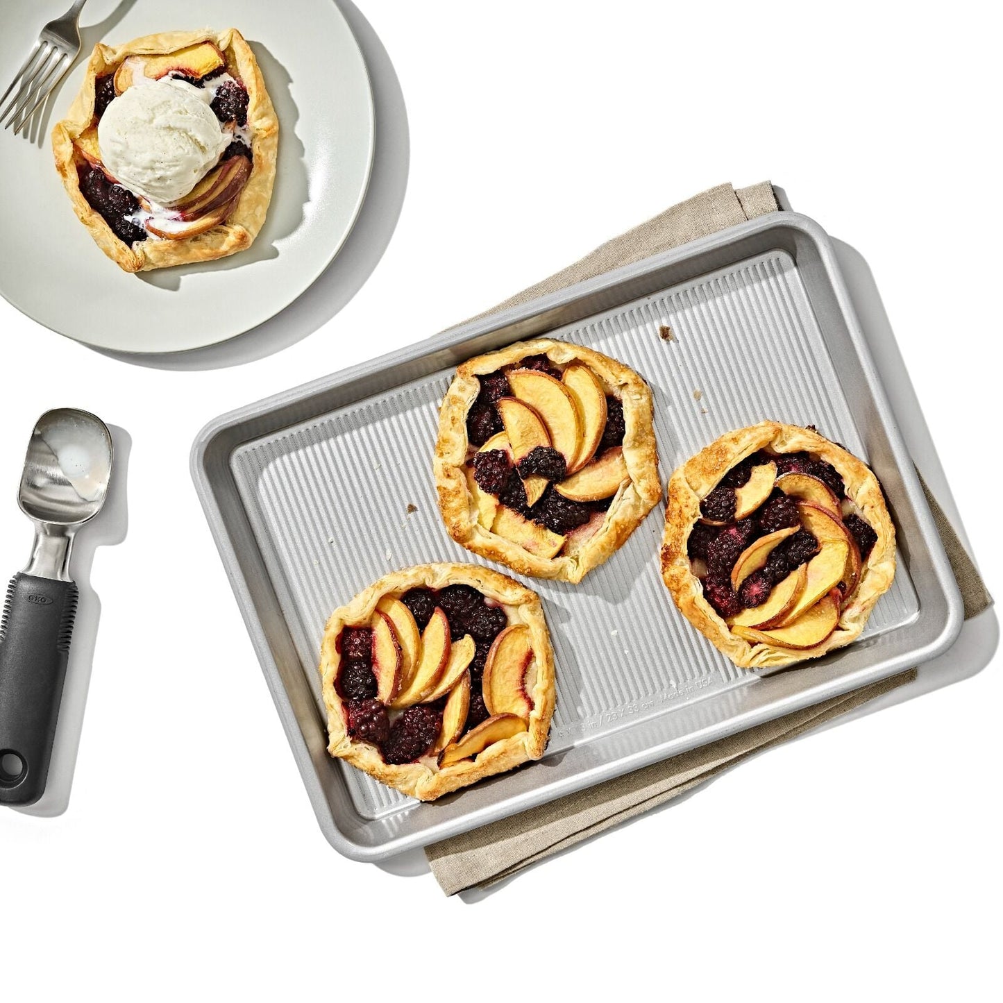 non-stick-pro-clear-coated-jelly-roll-pan-e9 gg_11435000_jelly-roll-pan_pdp_03_1_.jpeg