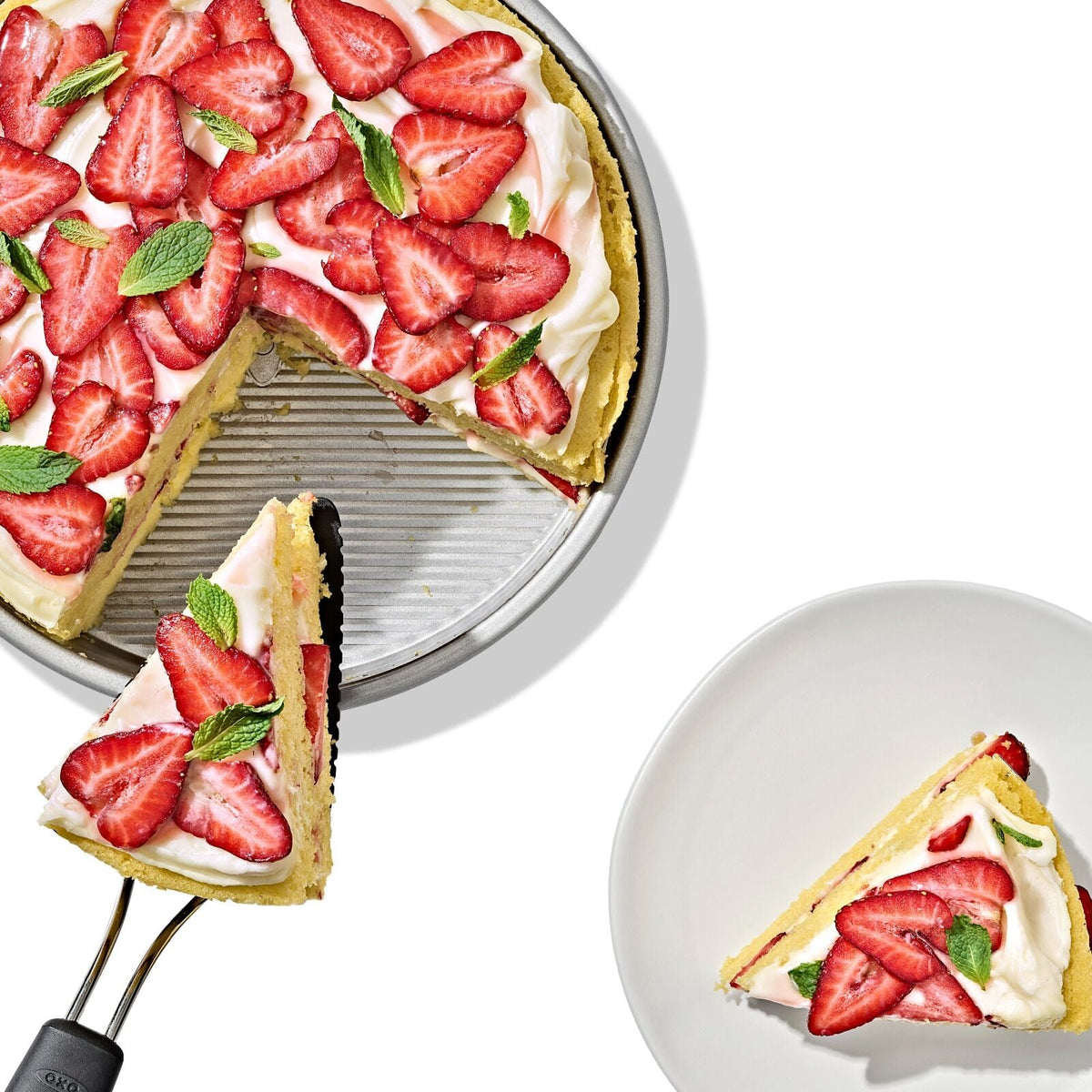 non-stick-pro-clear-coated-9in-round-cake-pan-r9 gg_11435100_9in-round-cake-pan_pdp_02.jpeg