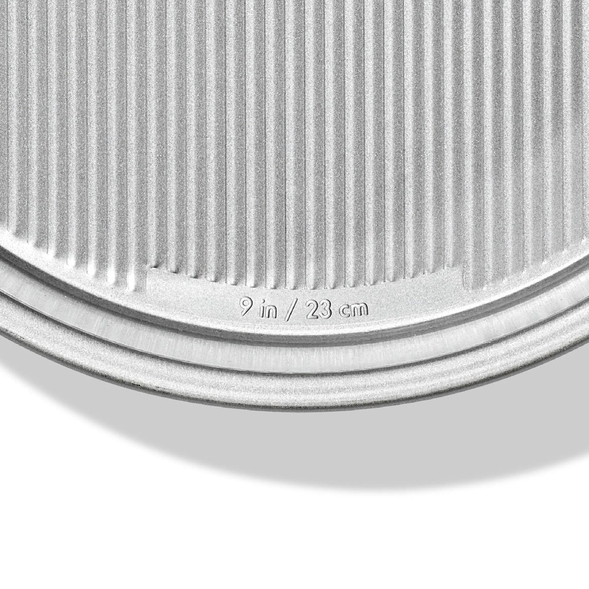 non-stick-pro-clear-coated-9in-round-cake-pan-r9 gg_11435100_9in-round-cake-pan_pdp_04.jpeg