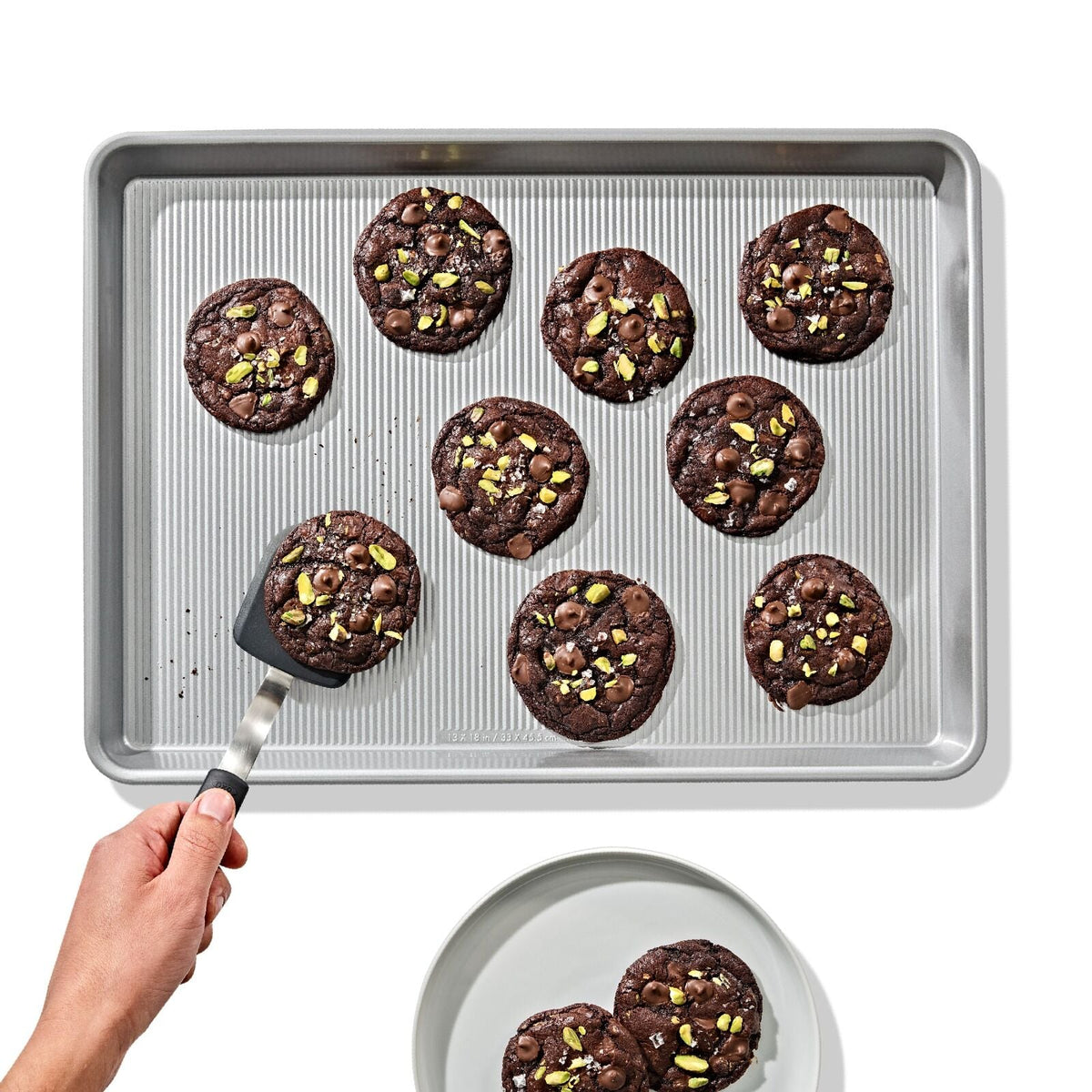 non-stick-pro-clear-coated-half-sheet-pan-j6 gg_11435300_half-sheet-pan_pdp_02.jpeg