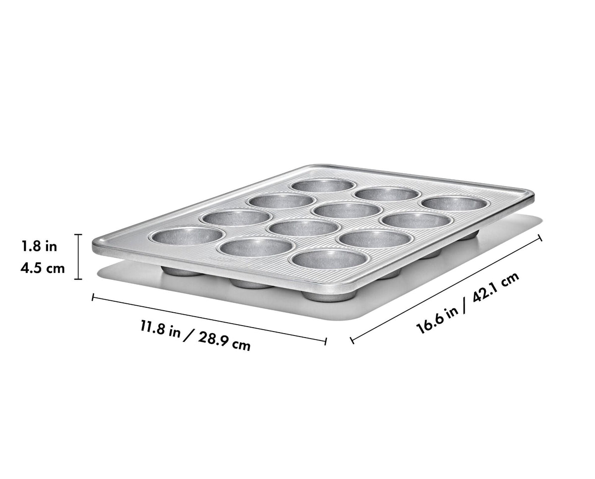 non-stick-pro-clear-coated-12-cup-muffin-pan-m7 gg_11435600_12-cup-muffin-pan_apdp_01_dim.jpeg