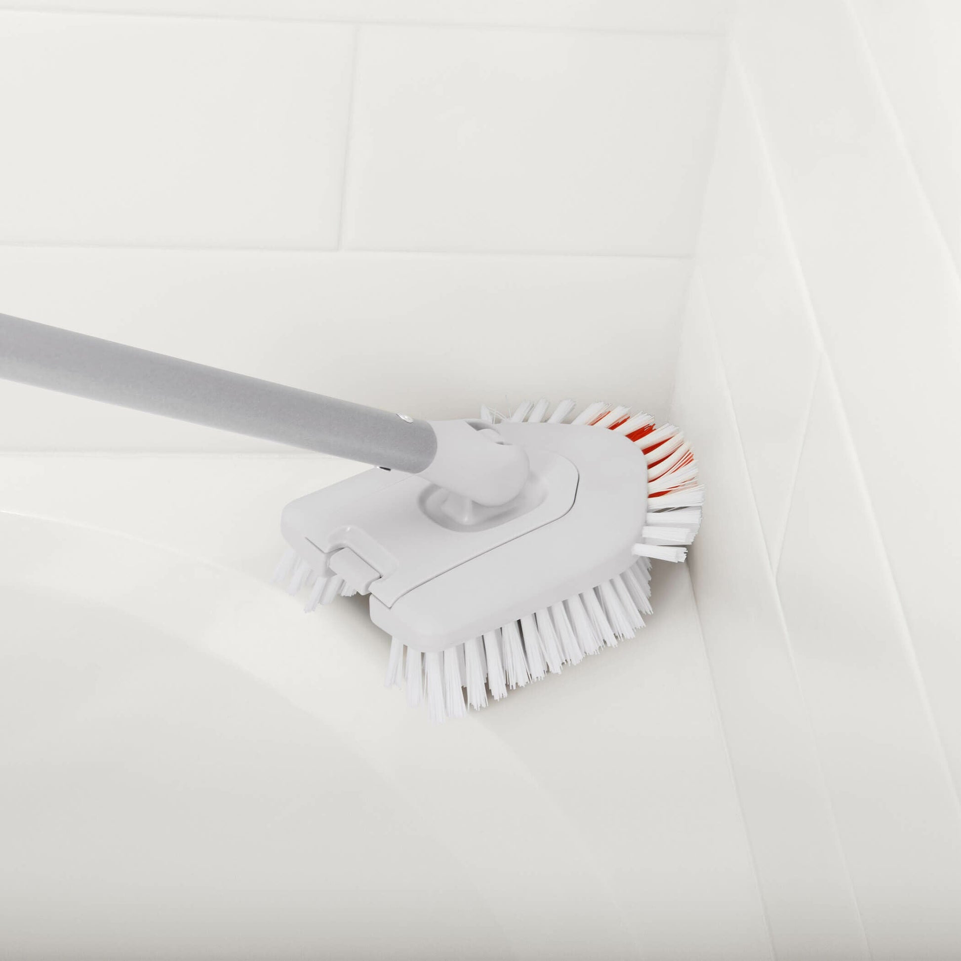 extendable-tub-and-tile-brush-t5 gg_12166000_6_1_.jpg