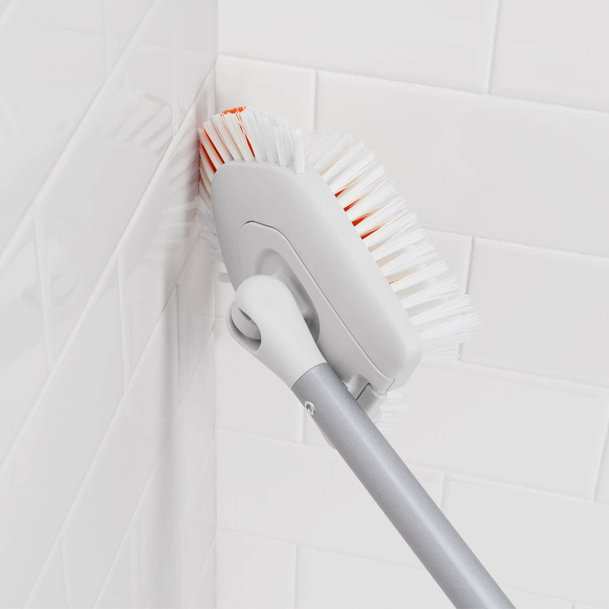 extendable-tub-and-tile-brush-t5 gg_12166000_7_1_.jpg