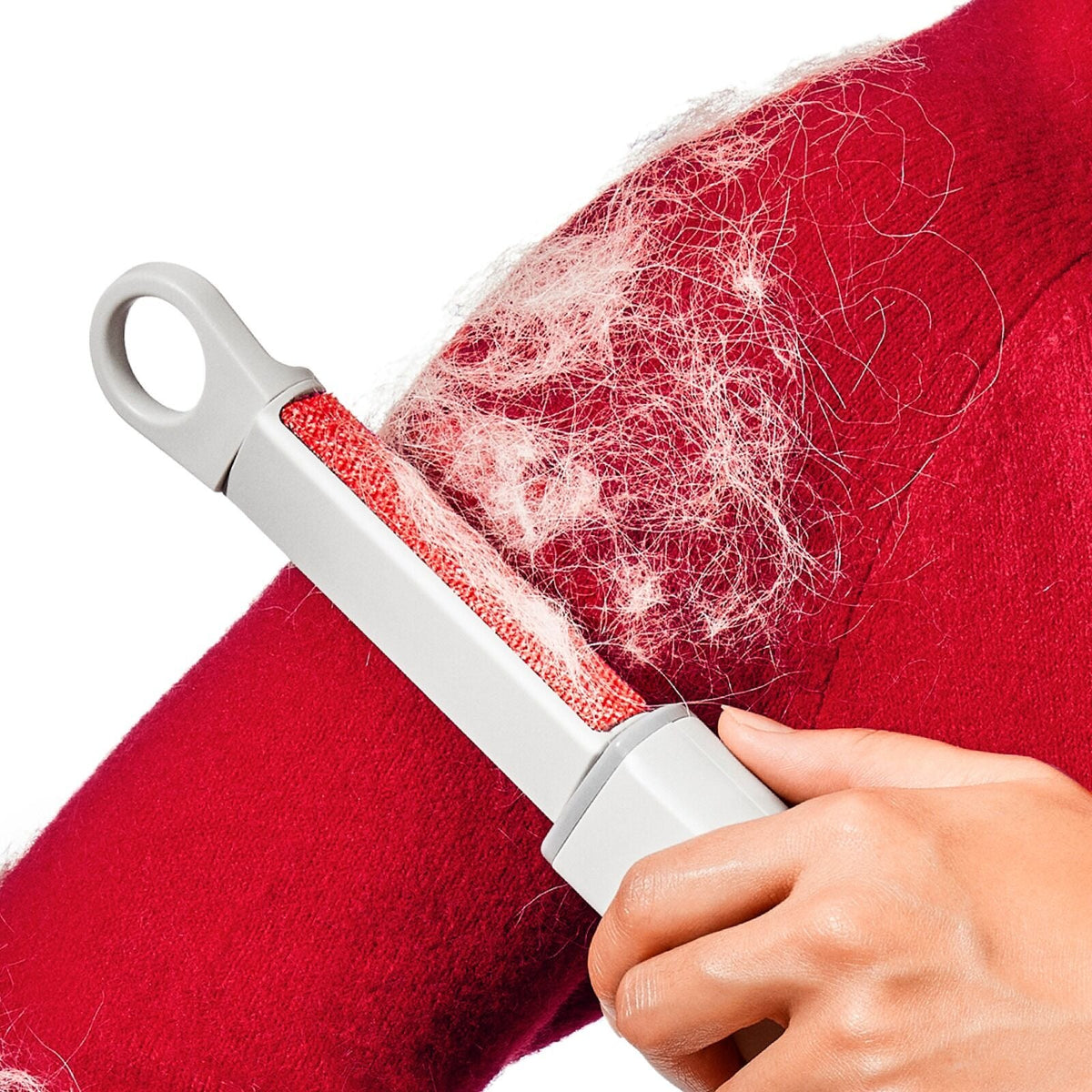 reusable-lint-roller-v1 gg_12331200_otglintbrush_pdp_02_1_.jpg