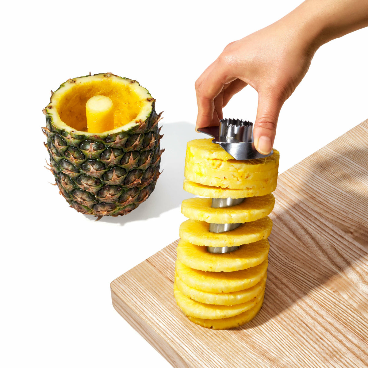 stainless-steel-pineapple-slicer-j2 gg_3108300_4c_1_.jpg