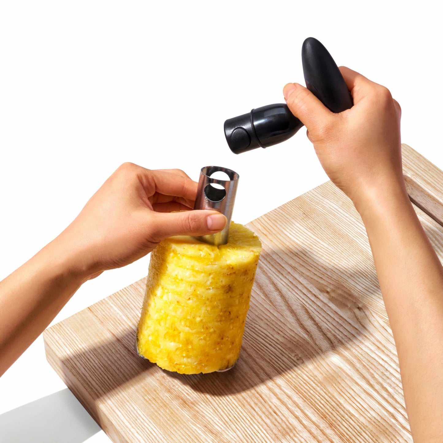 stainless-steel-pineapple-slicer-j2 gg_3108300_4d_1_.jpg