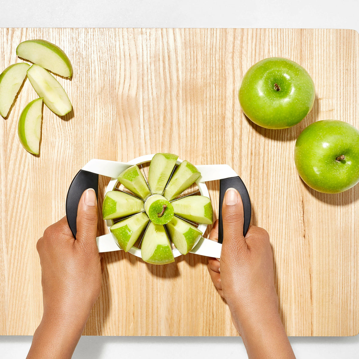 apple-divider-m4 gg_32681_4b_1_.jpg