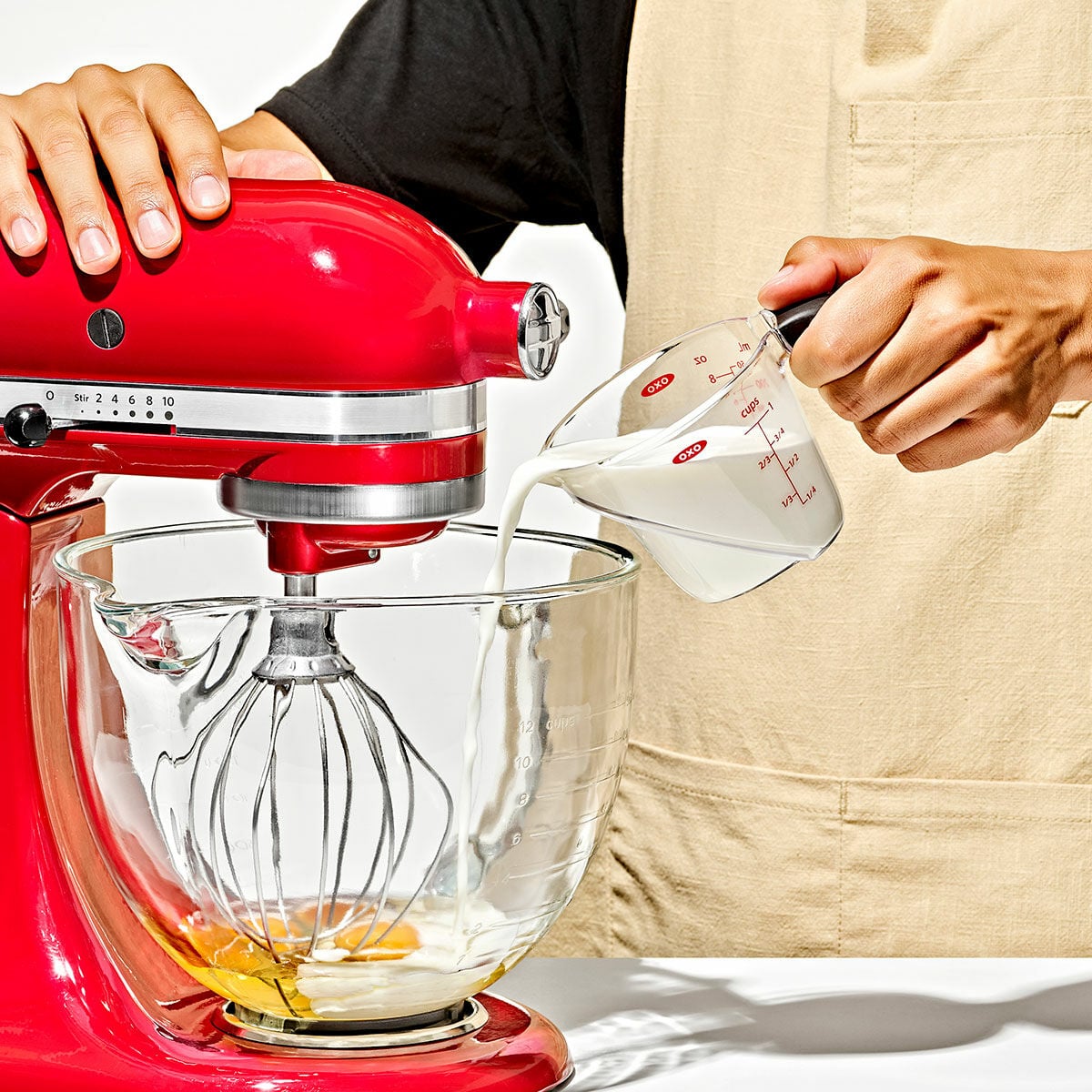 1-cup-angled-measuring-cup-v3 gg_70881v6_1cupangledmeasuringcup_02.jpg