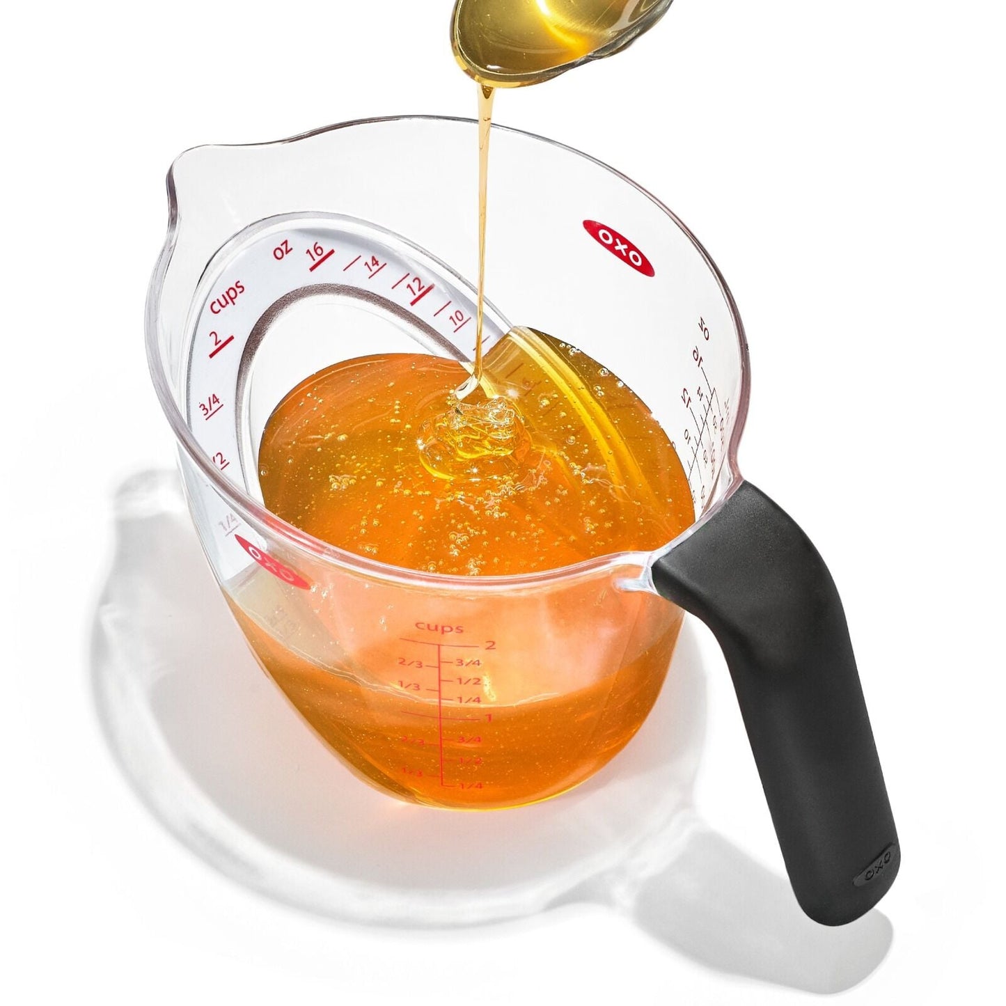 2-cup-angled-measuring-cup-d8 gg_70981v6_2cupangledmeasuringcup_pdp_04.jpg