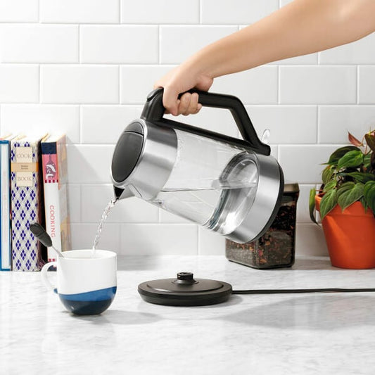 cordless-glass-electric-kettle-v5 lifestyle1.jpg