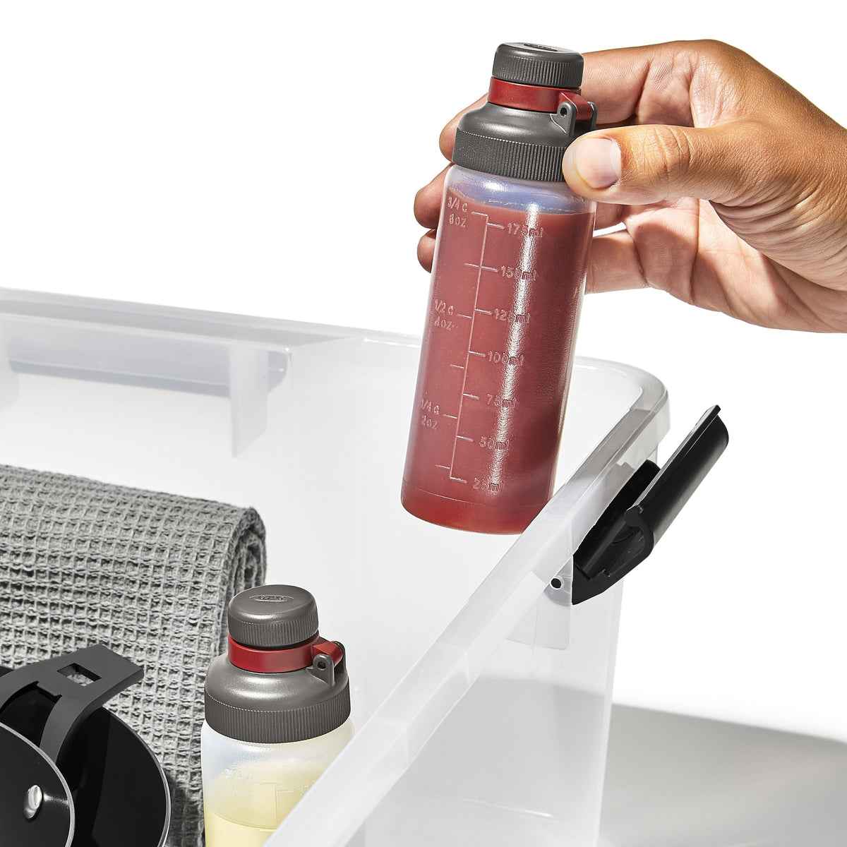 oxo-outdoor-leakproof-squeeze-bottle-set-i0 od_9109200_071921_91_rgb.jpg