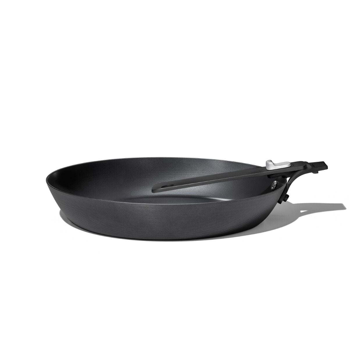 carbon-steel-with-removable-handle-10in-pan-b4 od__2059640001__10incarbonsteelpan_67_rgb.jpg