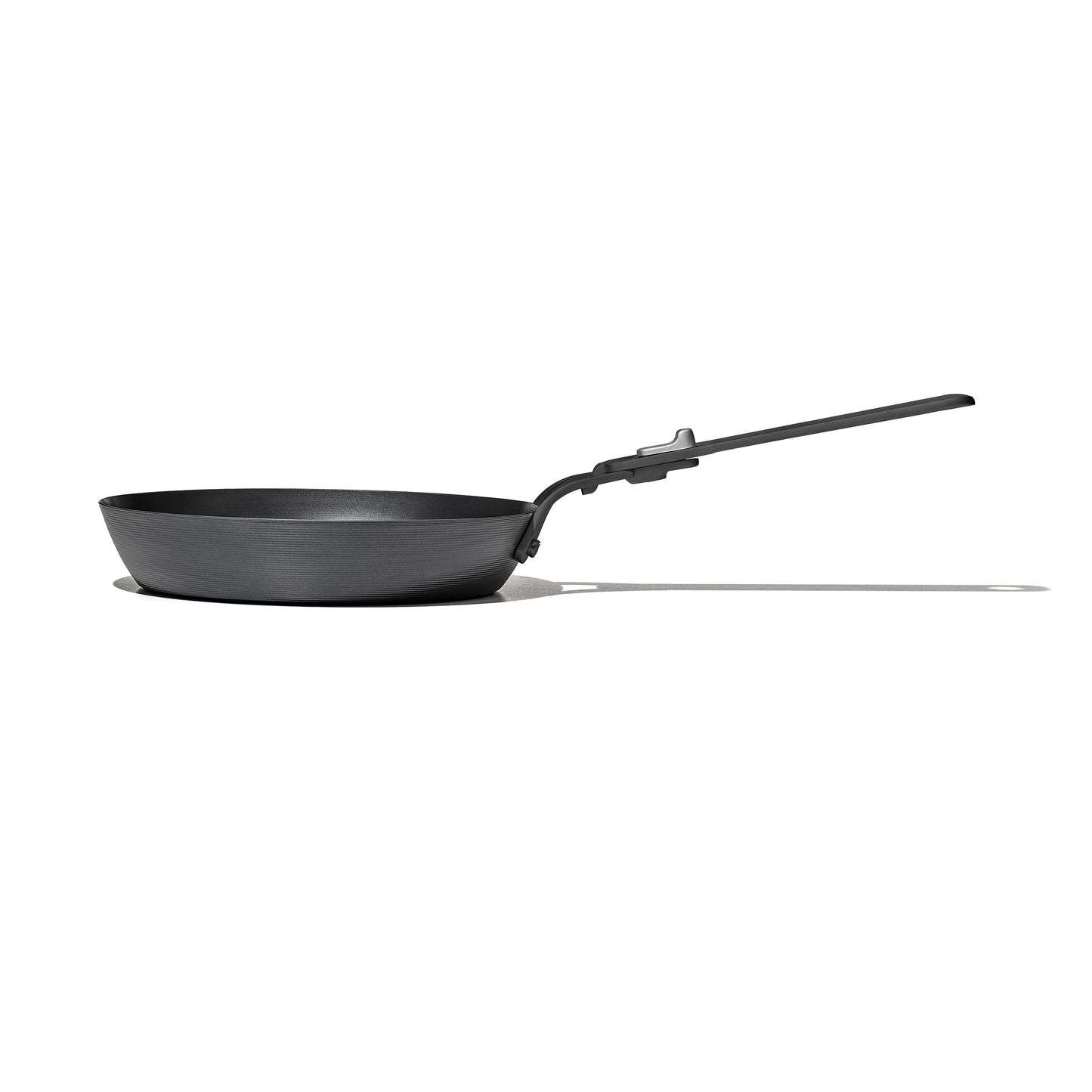 carbon-steel-with-removable-handle-8in-pan-u6 od__2059660001__8incarbonsteelpan_77_rgb.jpg